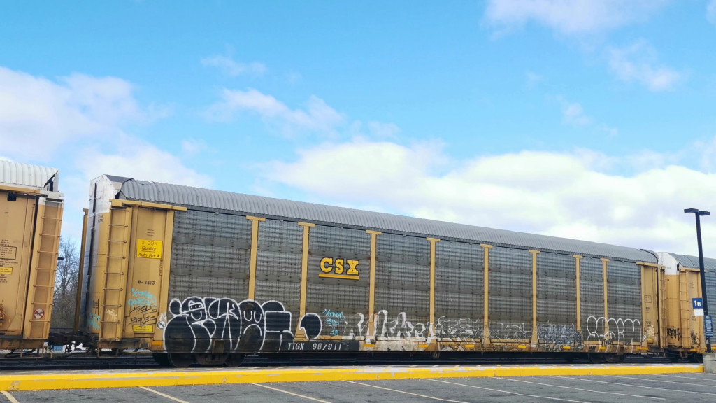 CSX B1513 (Body) TTGX 987911 (Flat)